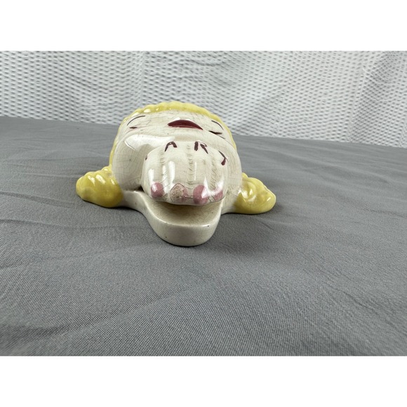 Kitschy Girlie Kitchen Towel Holder Wall Mountable - Picture 3 of 4